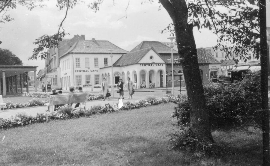 1955 - Central Café