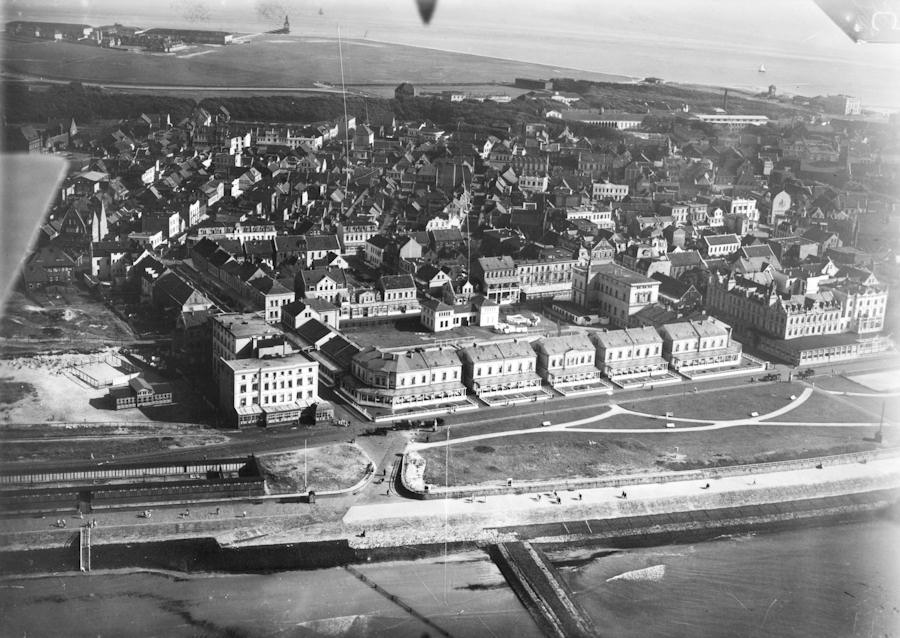 1955 (um) - Luftaufnahme von der Kaiserstrasse