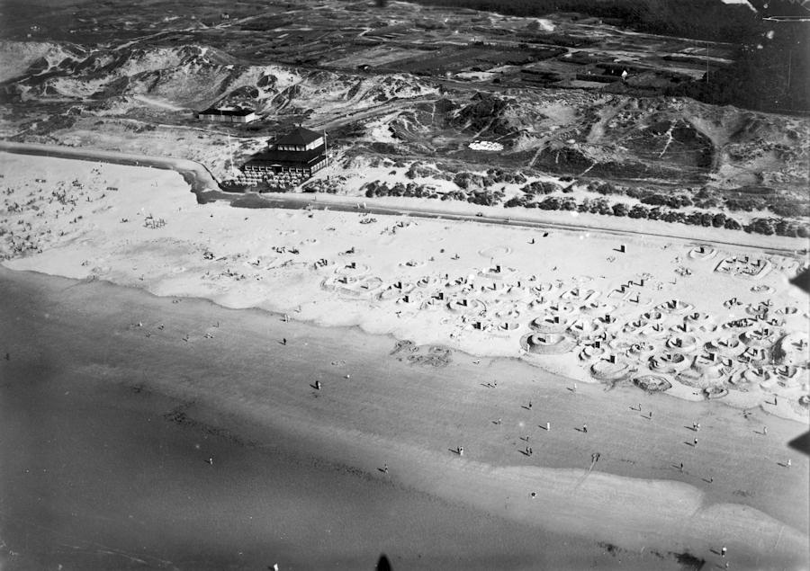 1955 (um) - Luftaufnahme vom Café Cornelius