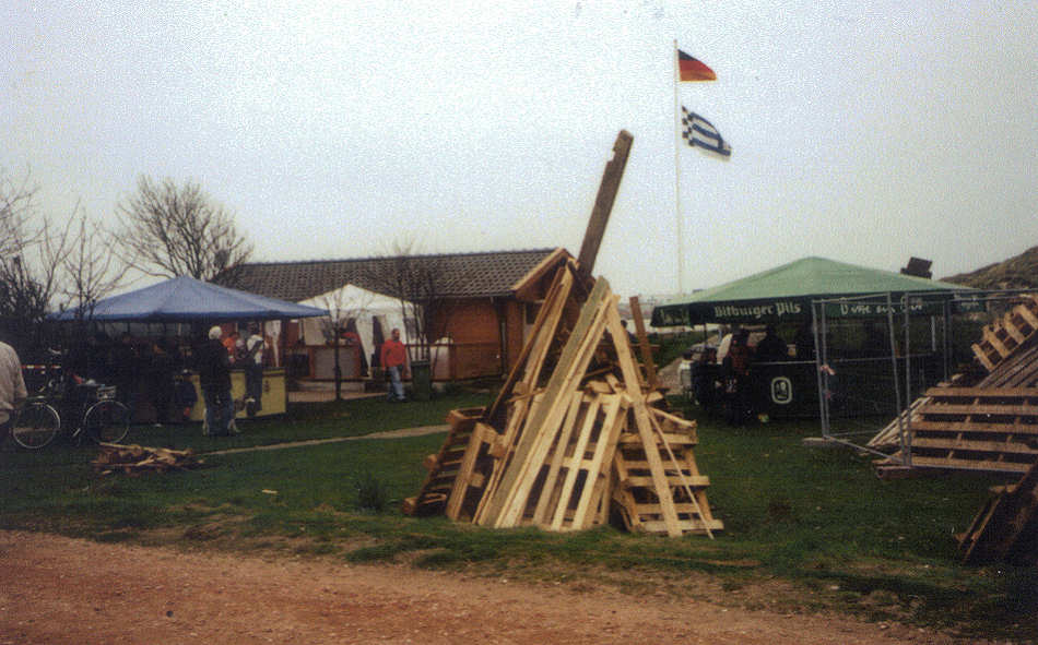 Großes Osterfeuer beim MSC Norderney - 2000 Großes Osterfeuer beim MSC Norderney - 2000