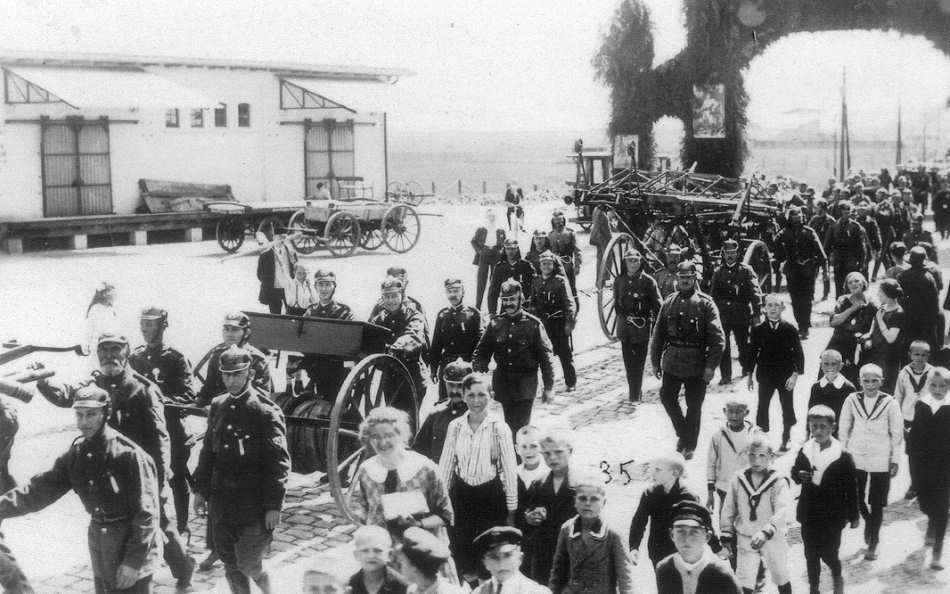 Die "Elite-Truppe" mit der 18m Drehleiter