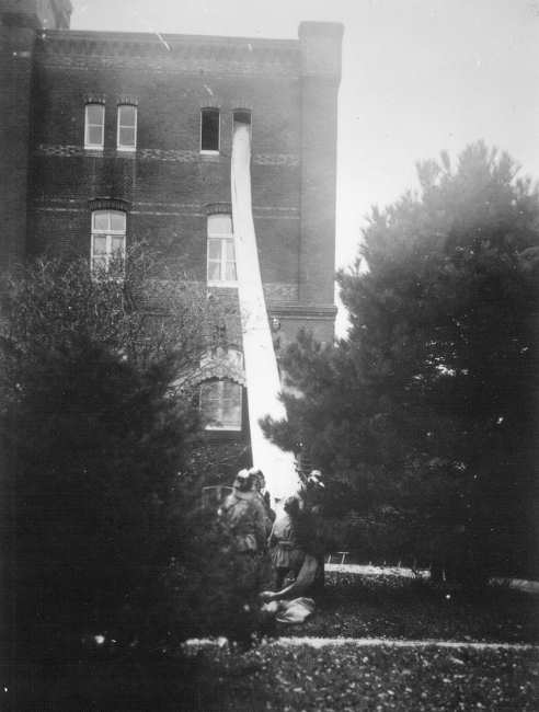 "Rettungsschlauch"-Übung beim Seehospiz 1932