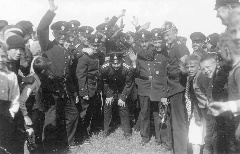 "Kinderfest" (Waldcafe) Booken 1936