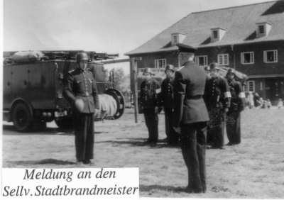 1. Löschgruppe zur Grundausbildung angetreten.