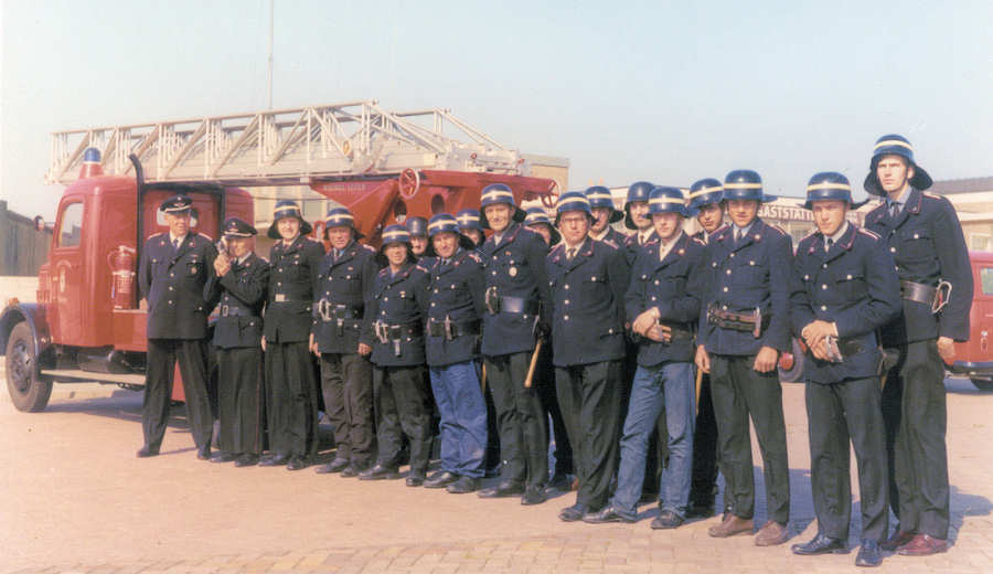 Übung mit der alten DL 22 . 2 + 3 Löschzug