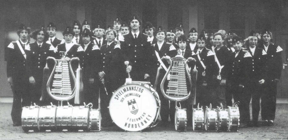 Die Jüngsten des Spielmannszuges 1985