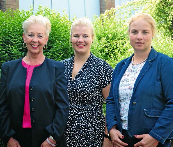 Die Geschäftsführung mit Gabriele Basse sowie Victoria und Charlotte Basse (von links).