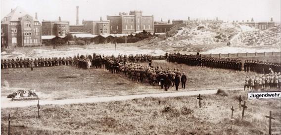 Die am Strand angespülten toten Marinesoldaten werden auf dem im Jahr 1876 angelegten Friedhof begraben