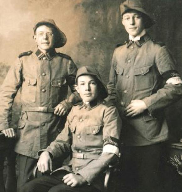 Blaue und Rote Division