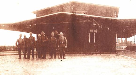 Wartehalle um 1915