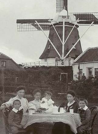 Die Mühle, noch ohne Windrose, vor 1910 Die Mühle, noch ohne Windrose, vor 1910