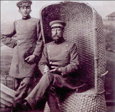 Eduard Hönnig (Graf Würden, rechts)