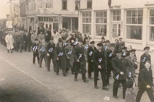 Marschblock der Tischlerinnung Marschblock der Tischlerinnung