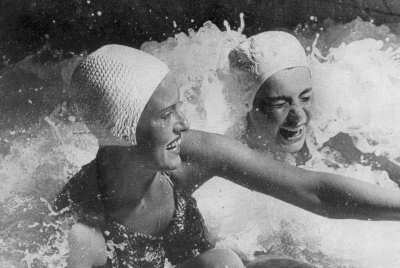 Meerwasser - Wellenschwimmbad